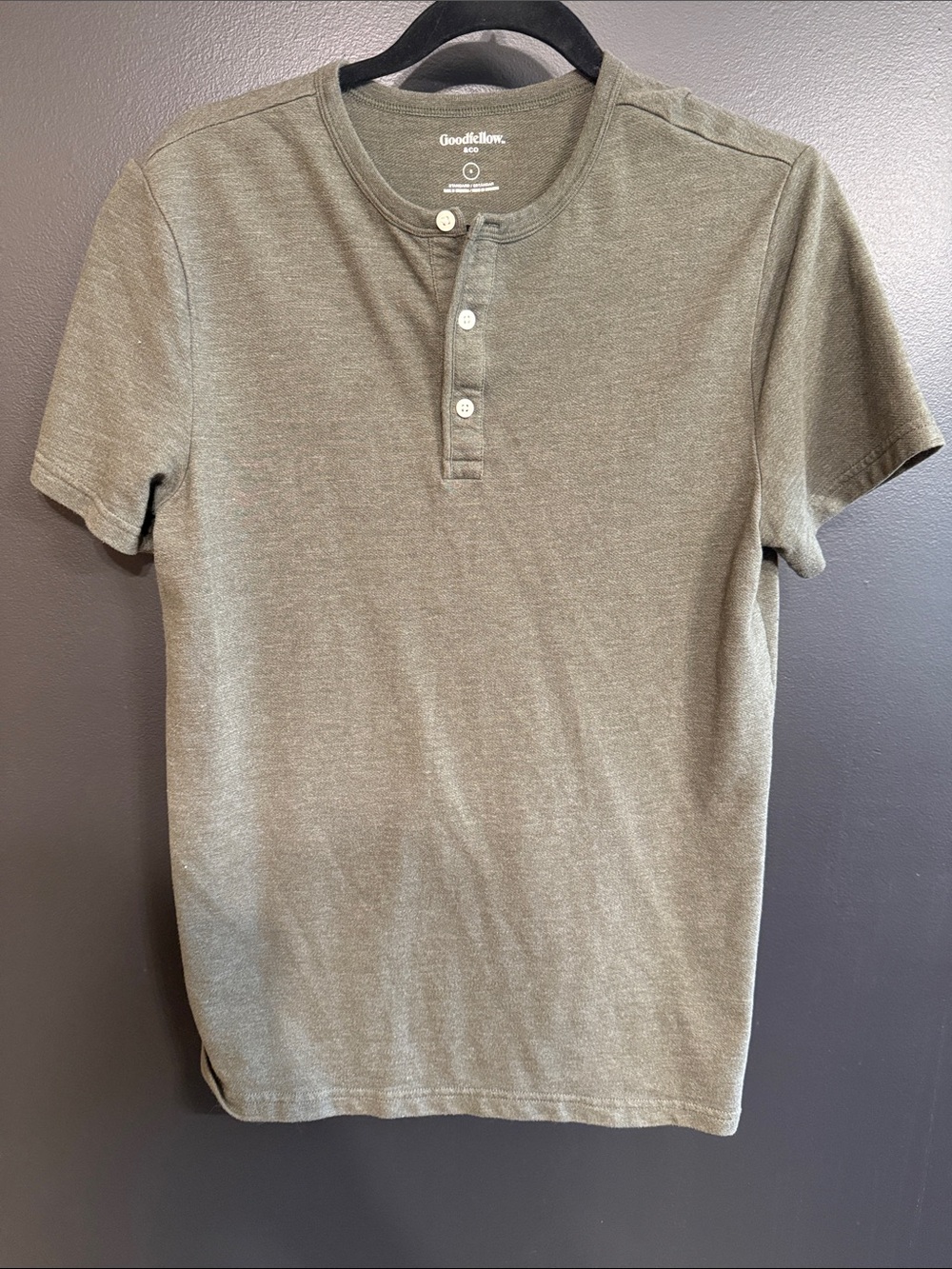 Goodfellow & Co Olive Short-Sleeve Henley Tee